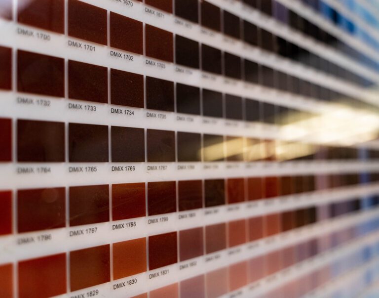 Nuancier couleurs pour imprimer sur verre transparent avec machine