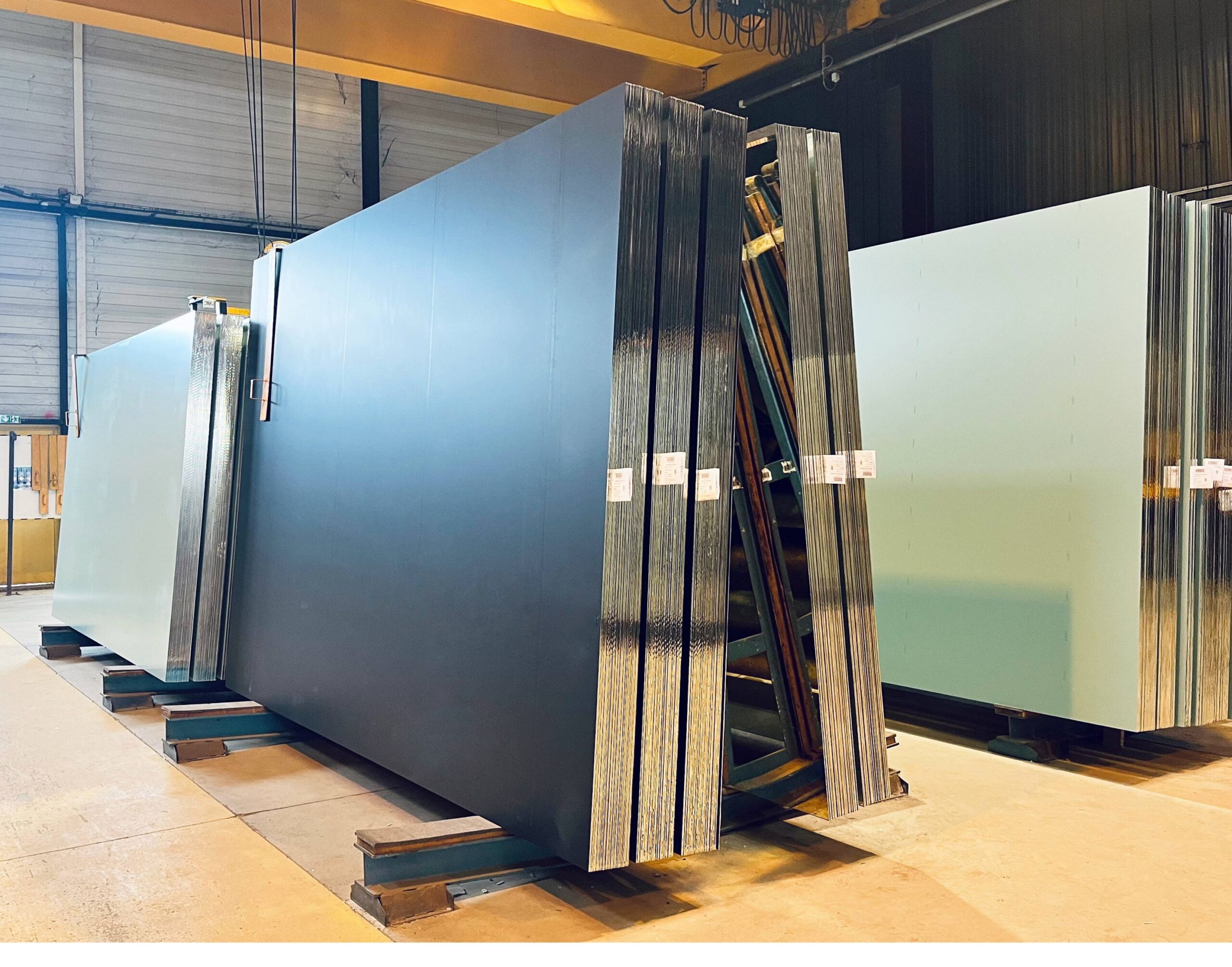 Plateaux de miroirs DLF dans l'usine AURYS