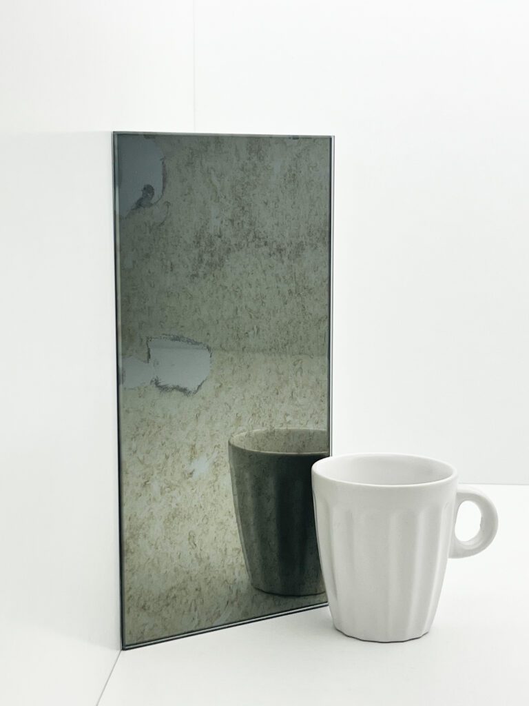 Miroir antique gris - Aspect ancien et vintage