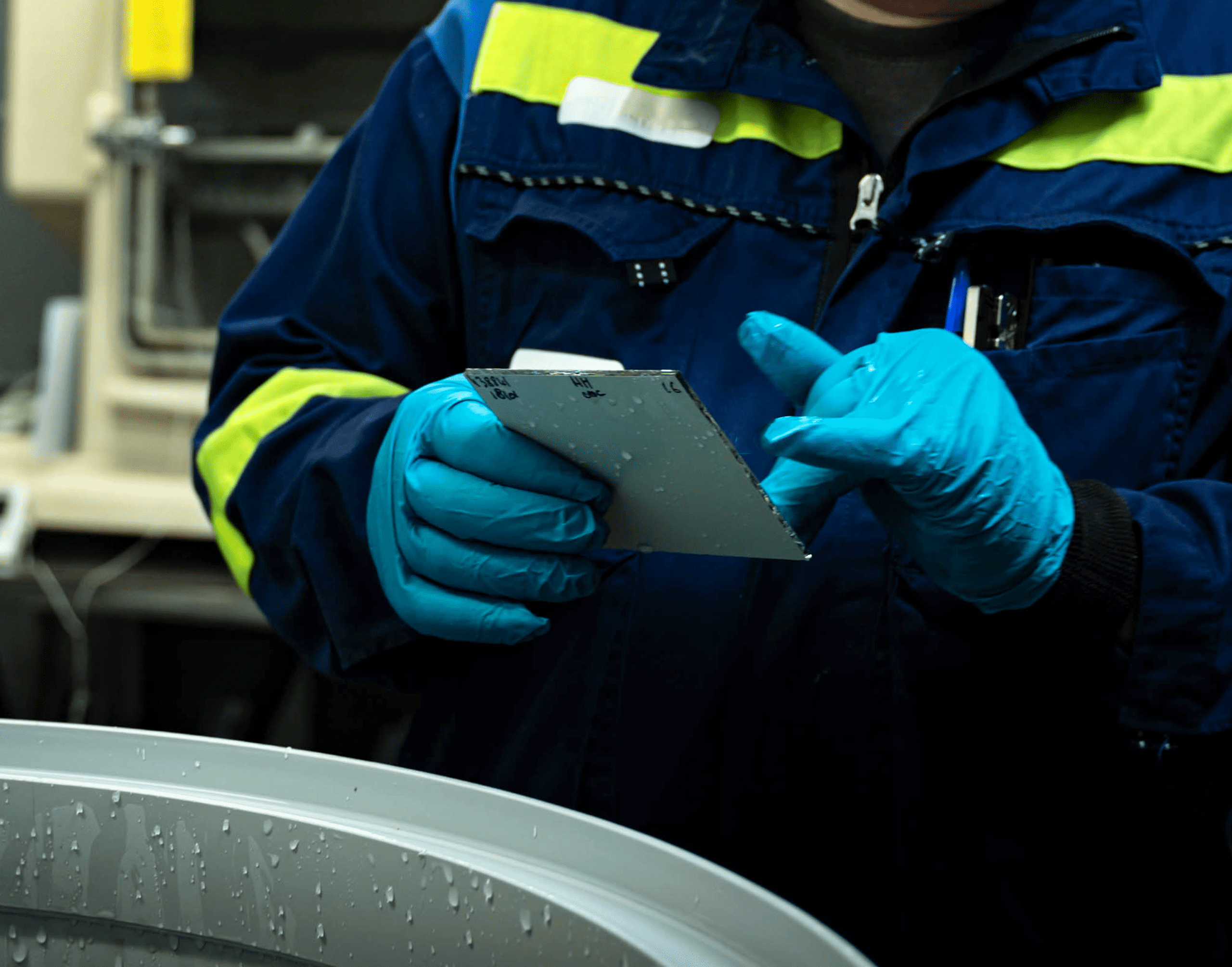 Tests qualité miroir fabriqué en France AURYS